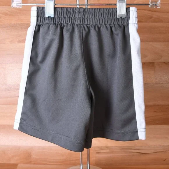 Bundle 3 pair Nike Size 3T shorts - Picture 12 of 12